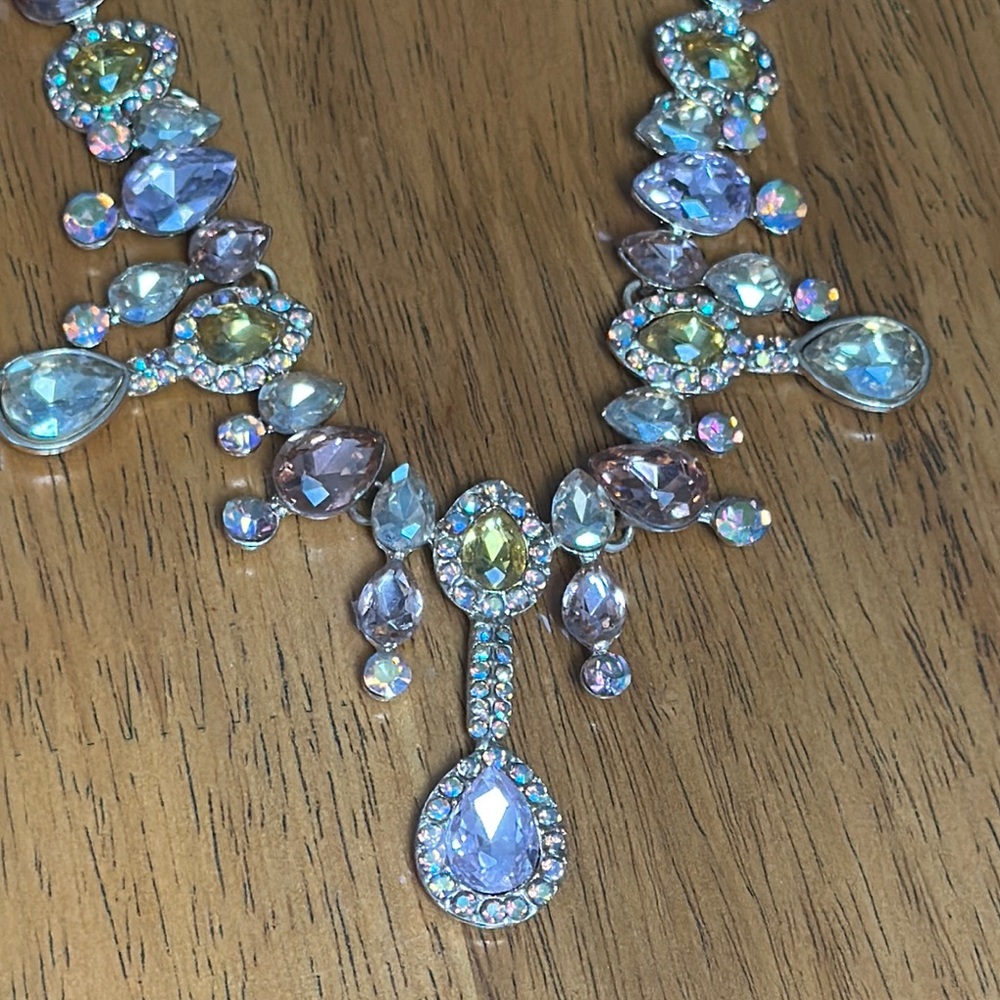 Iridescent and rhinestone necklace and earring set. Pink and yellow on gold tone